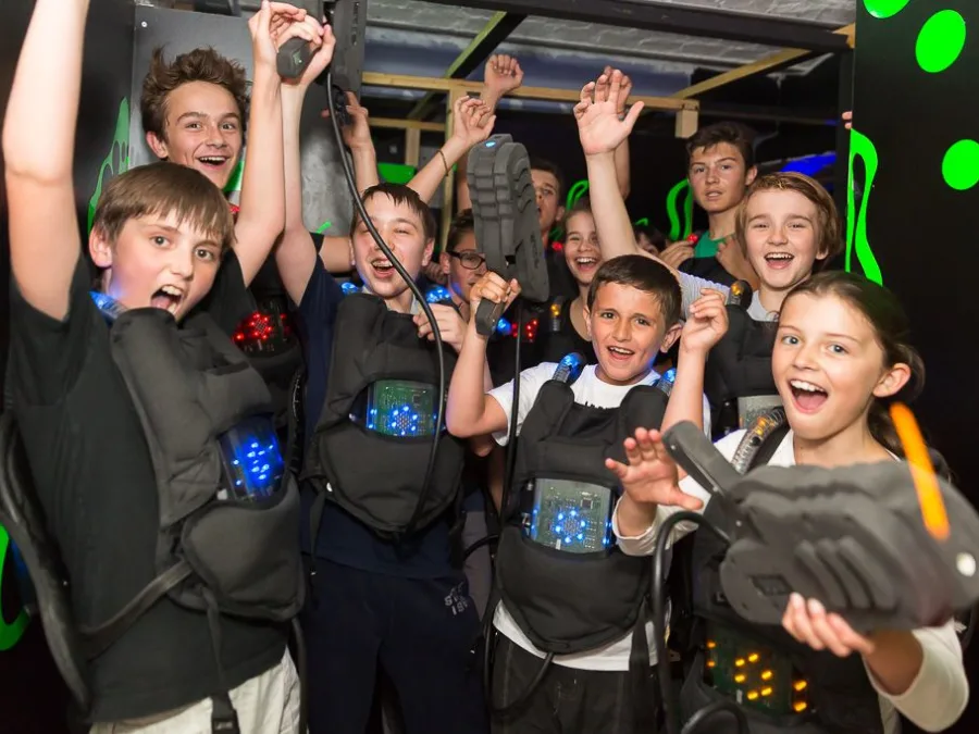 anniversaire-10-ans-enfants-lasergame