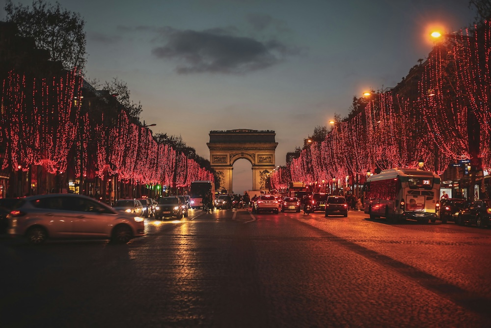 Illuminations, vitrines de Noël à Paris en décembre en famille